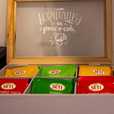 Cheyf Modern In Center