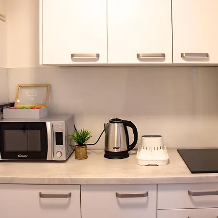 Cheyf Modern In Center Apartment