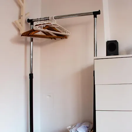 Cheyf Modern In Center