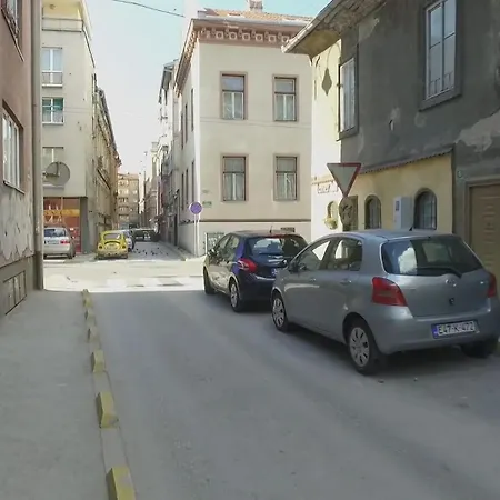 Cheyf Modern In Center Daire Saraybosna