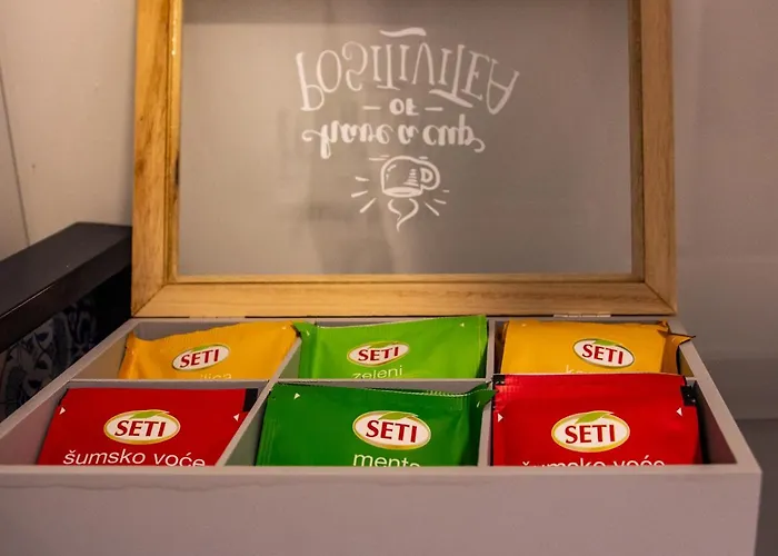 Cheyf Modern In Center